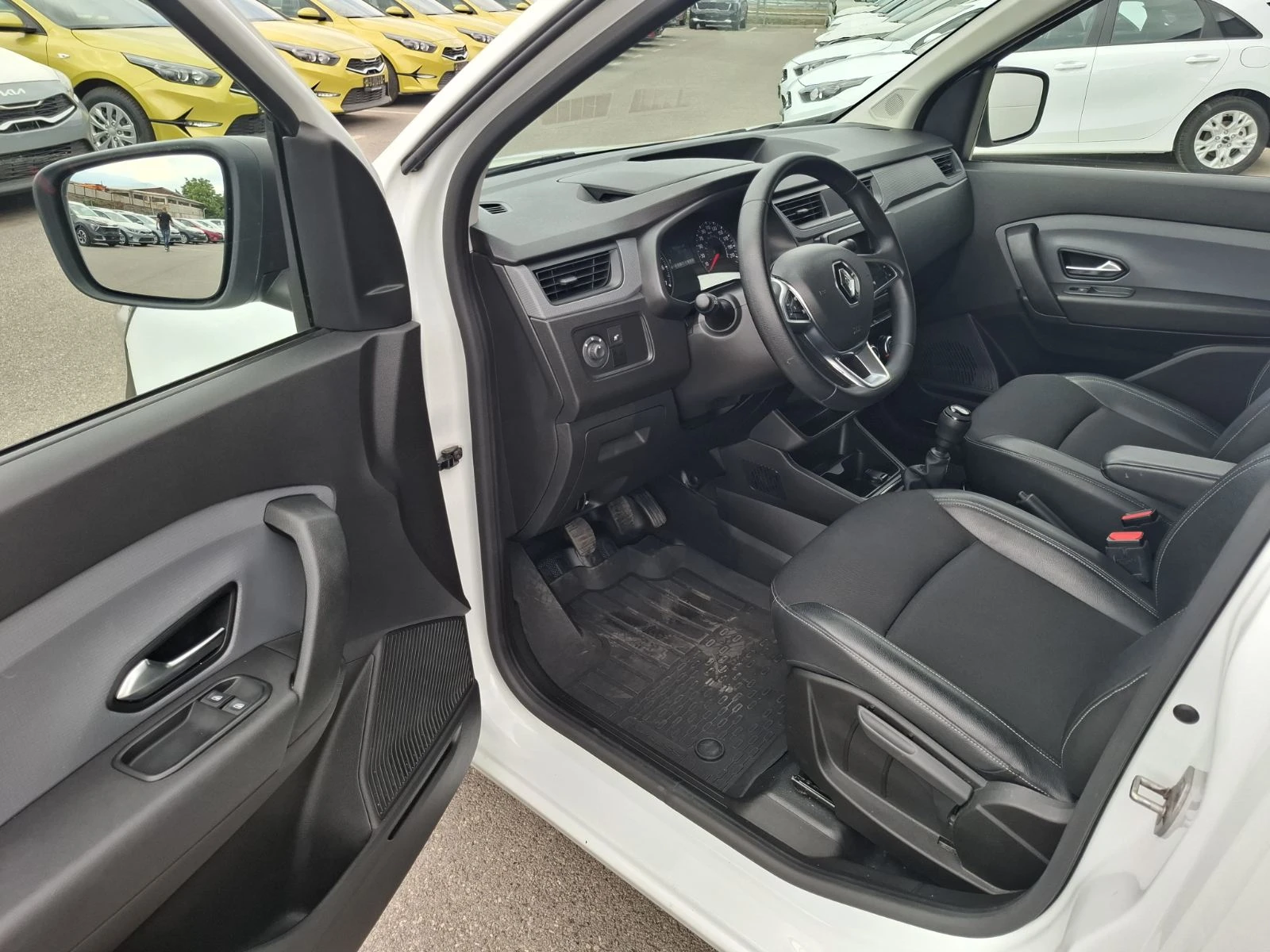 Renault Express 1.5 d N1 1+ 1 - изображение 8