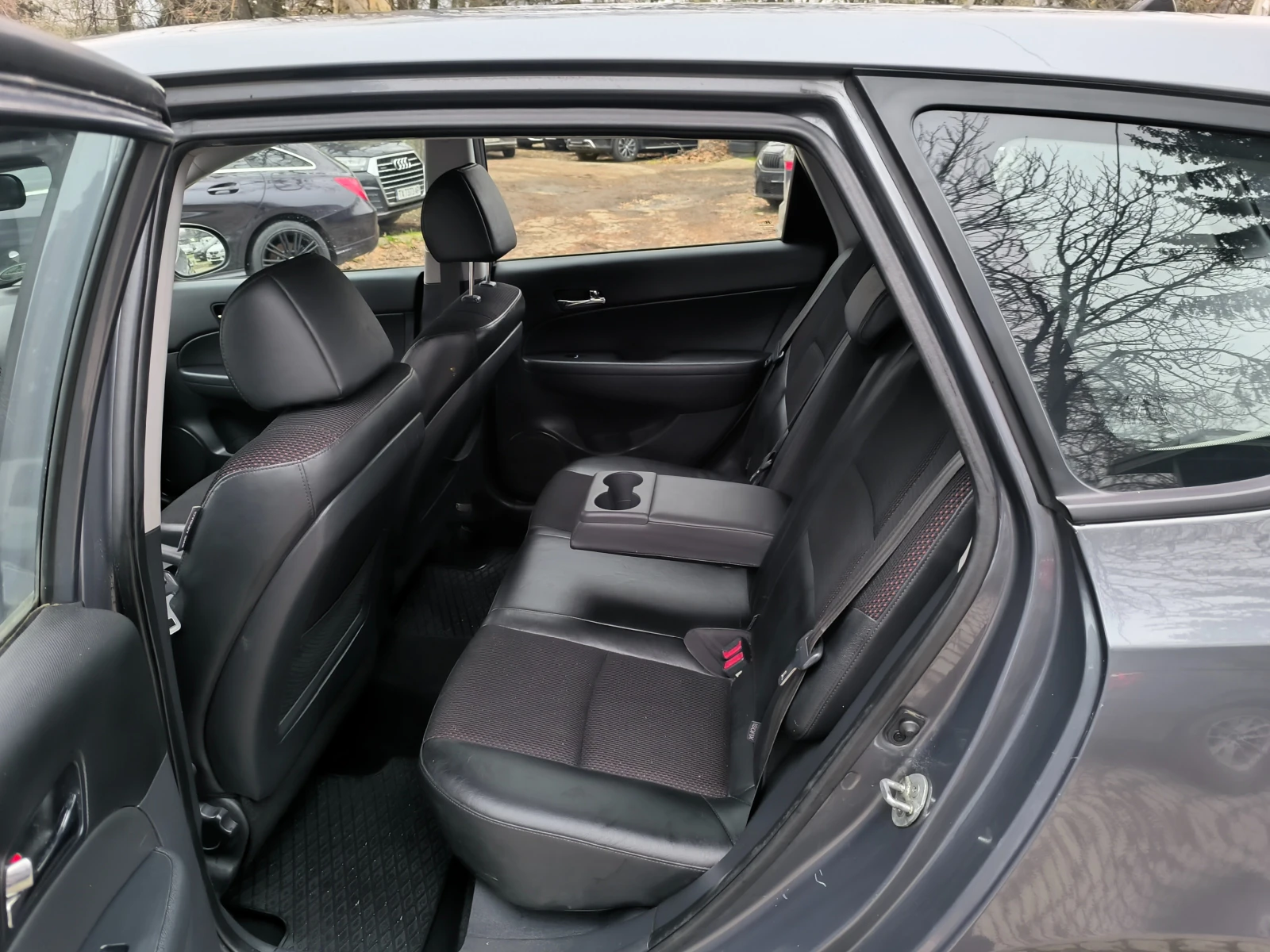 Hyundai I30 1.6 CRDI 90 �.� | Mobile.bg � ����������� 12