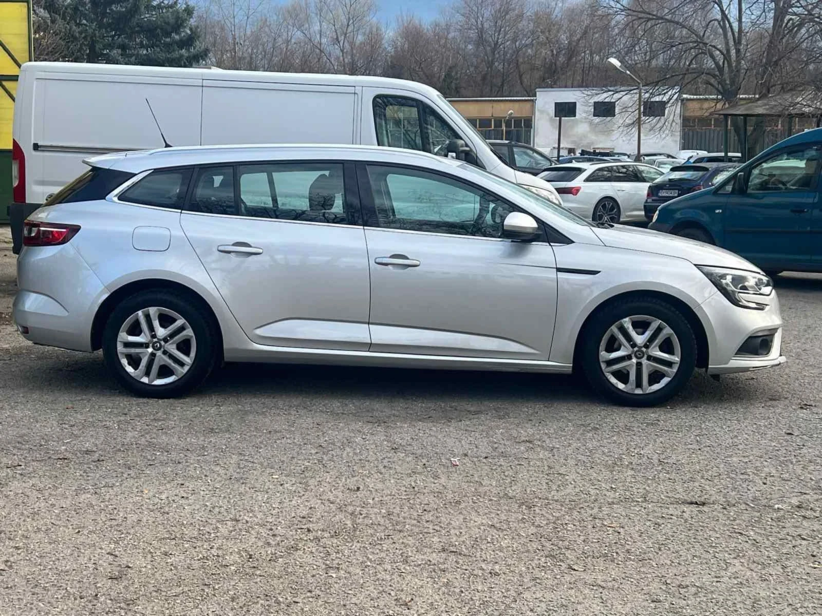 Renault Megane 1.5dci-АВТОМАТ КЛИМАТРОНИК, снимка 5 - Автомобили и джипове - 53866808