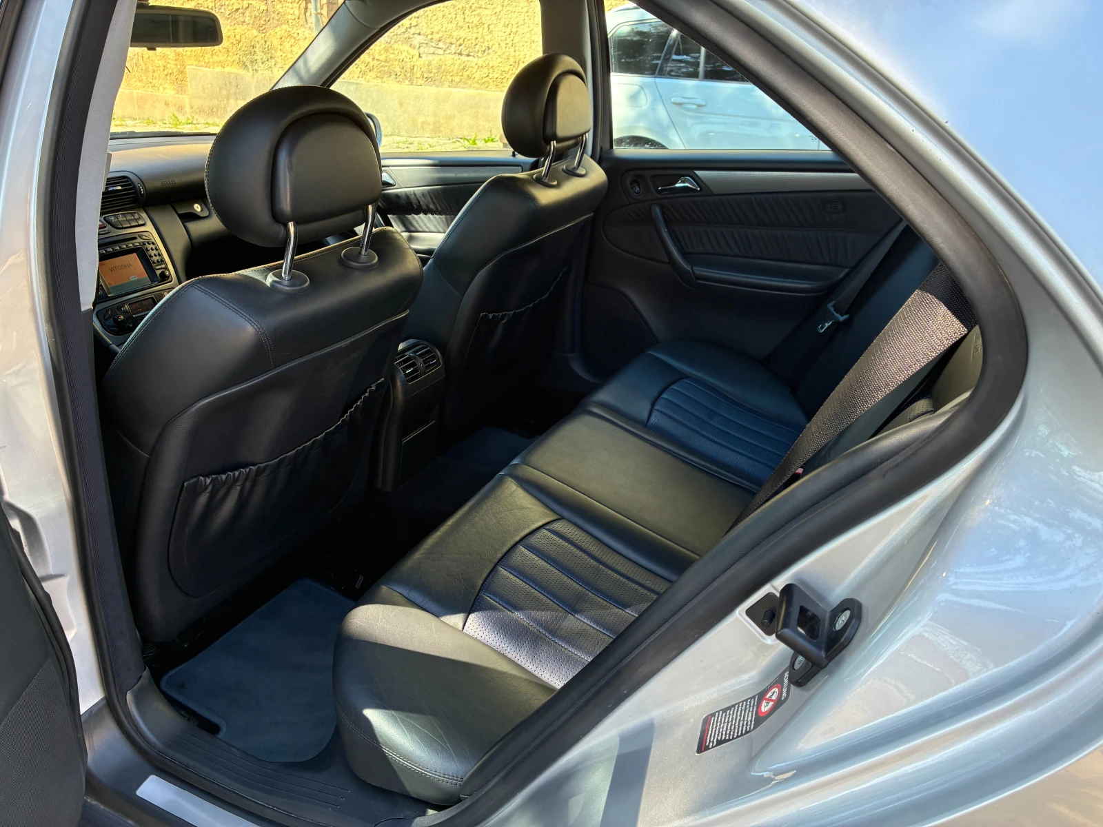 Mercedes-Benz C 32 AMG, снимка 11 - Автомобили и джипове - 54150281