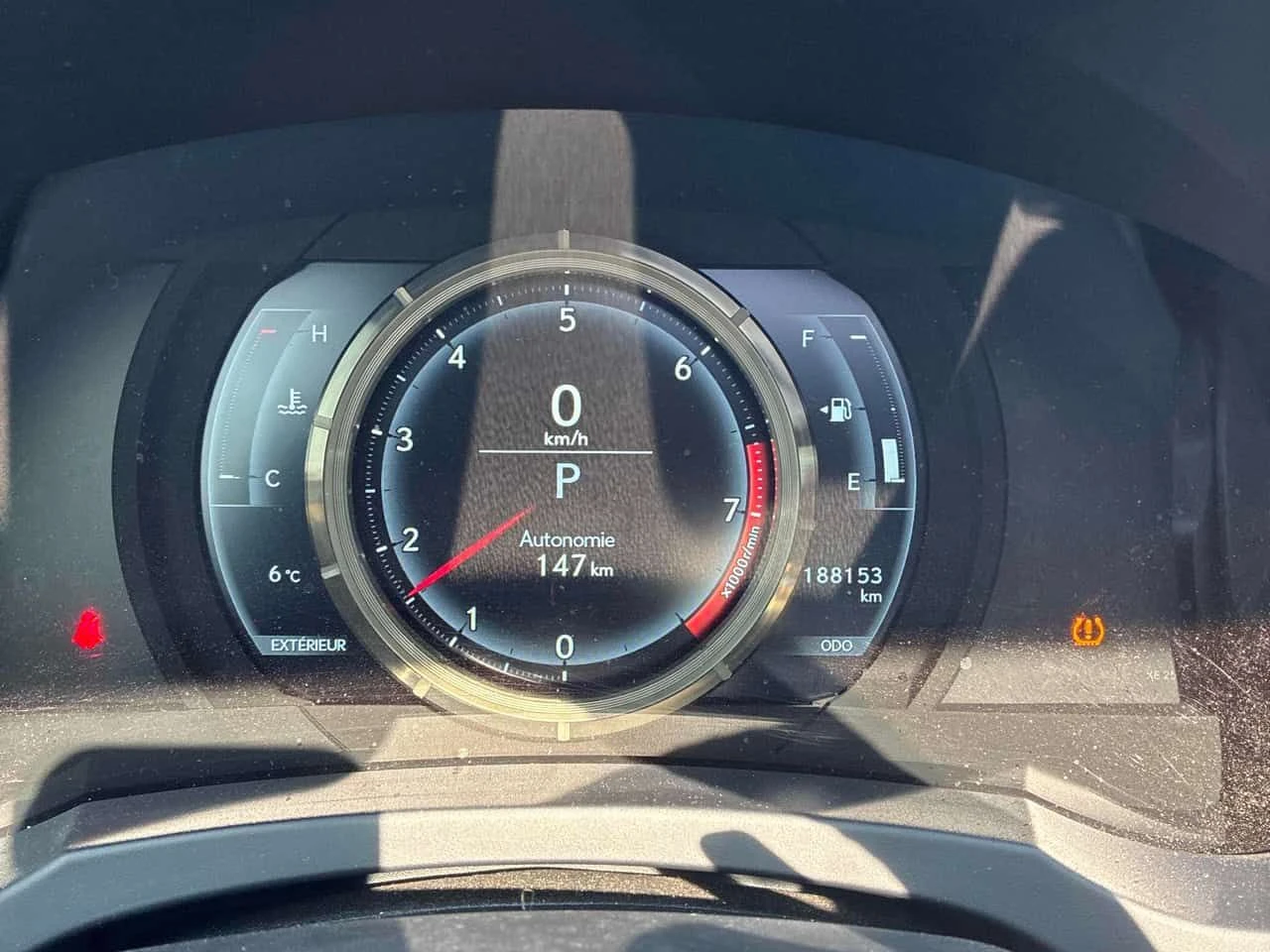 Lexus IS 350 * AWD * ПРЕДСТАВИТЕЛСТВО * 2 КЛЮЧА * ОБДУХВАНЕ * N, снимка 8 - Автомобили и джипове - 54151174