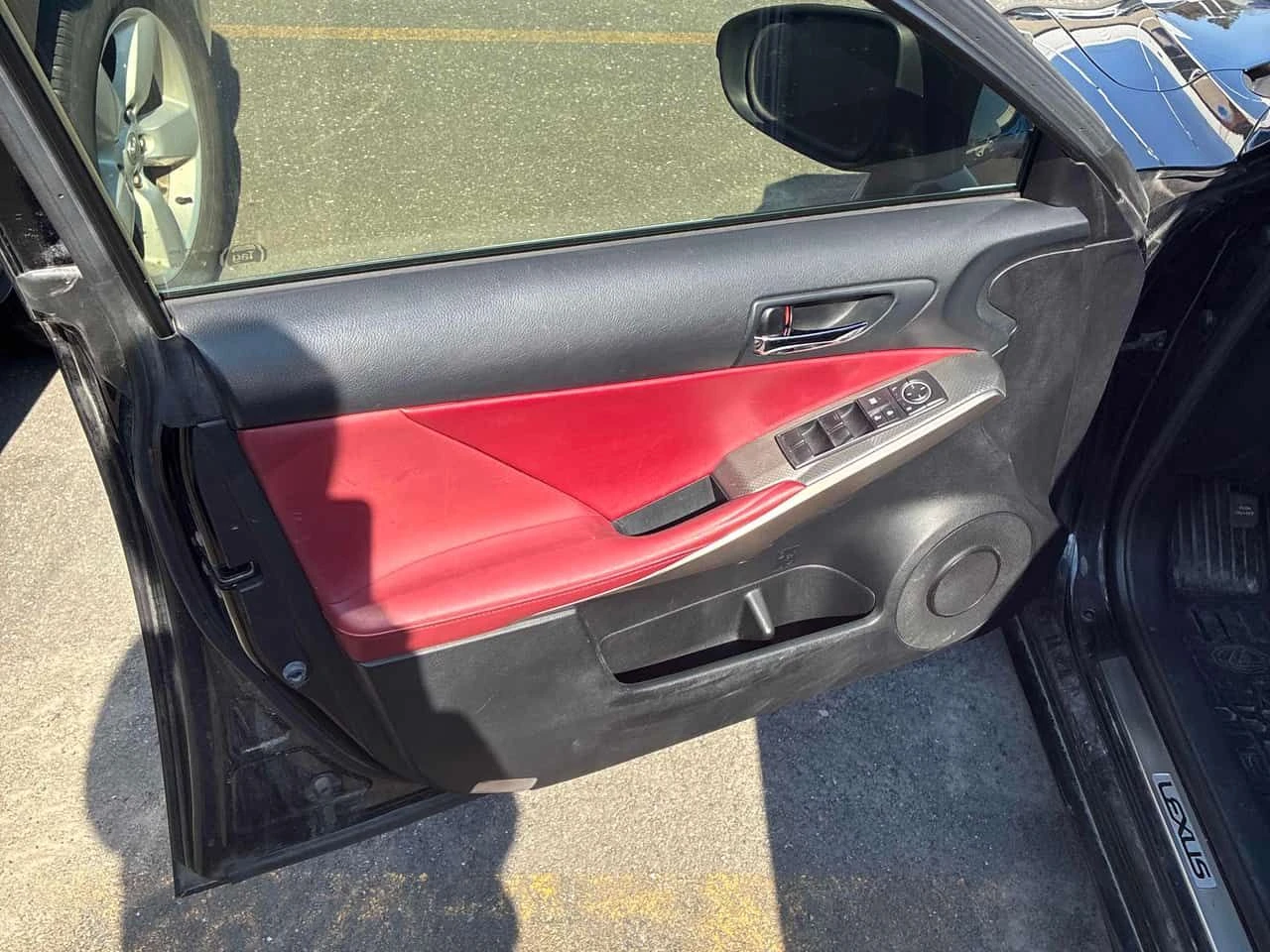 Lexus IS 350 * AWD * ПРЕДСТАВИТЕЛСТВО * 2 КЛЮЧА * ОБДУХВАНЕ * N, снимка 12 - Автомобили и джипове - 54151174