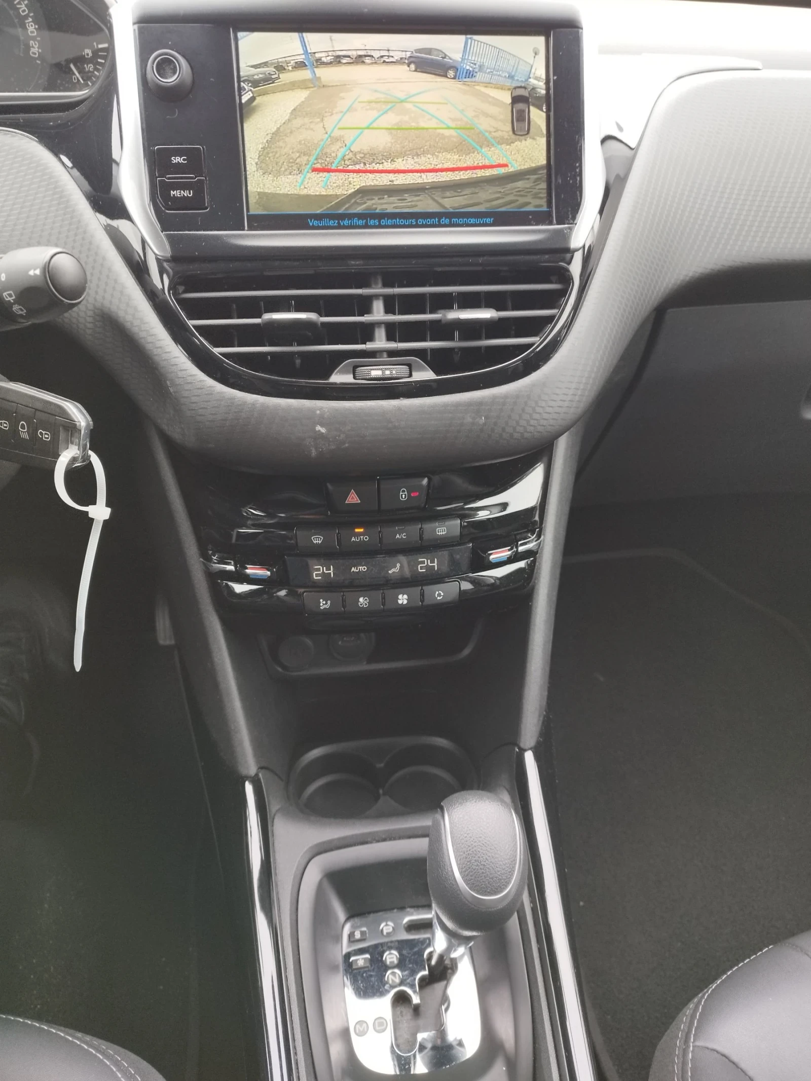 Peugeot 2008 1.2I 110кс.АВТОМАТ, снимка 13 - Автомобили и джипове - 54172141