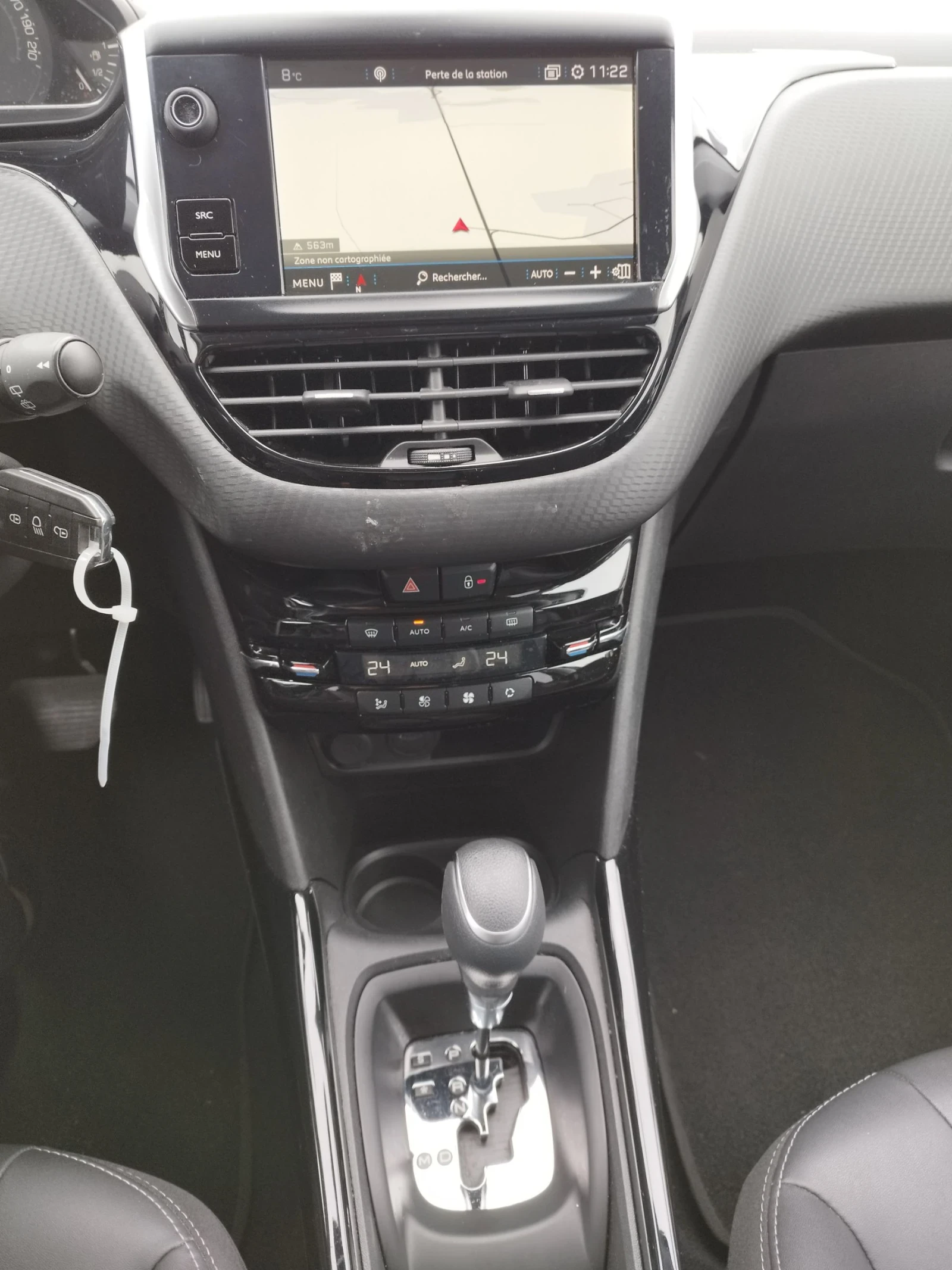 Peugeot 2008 1.2I 110кс.АВТОМАТ, снимка 14 - Автомобили и джипове - 54172141