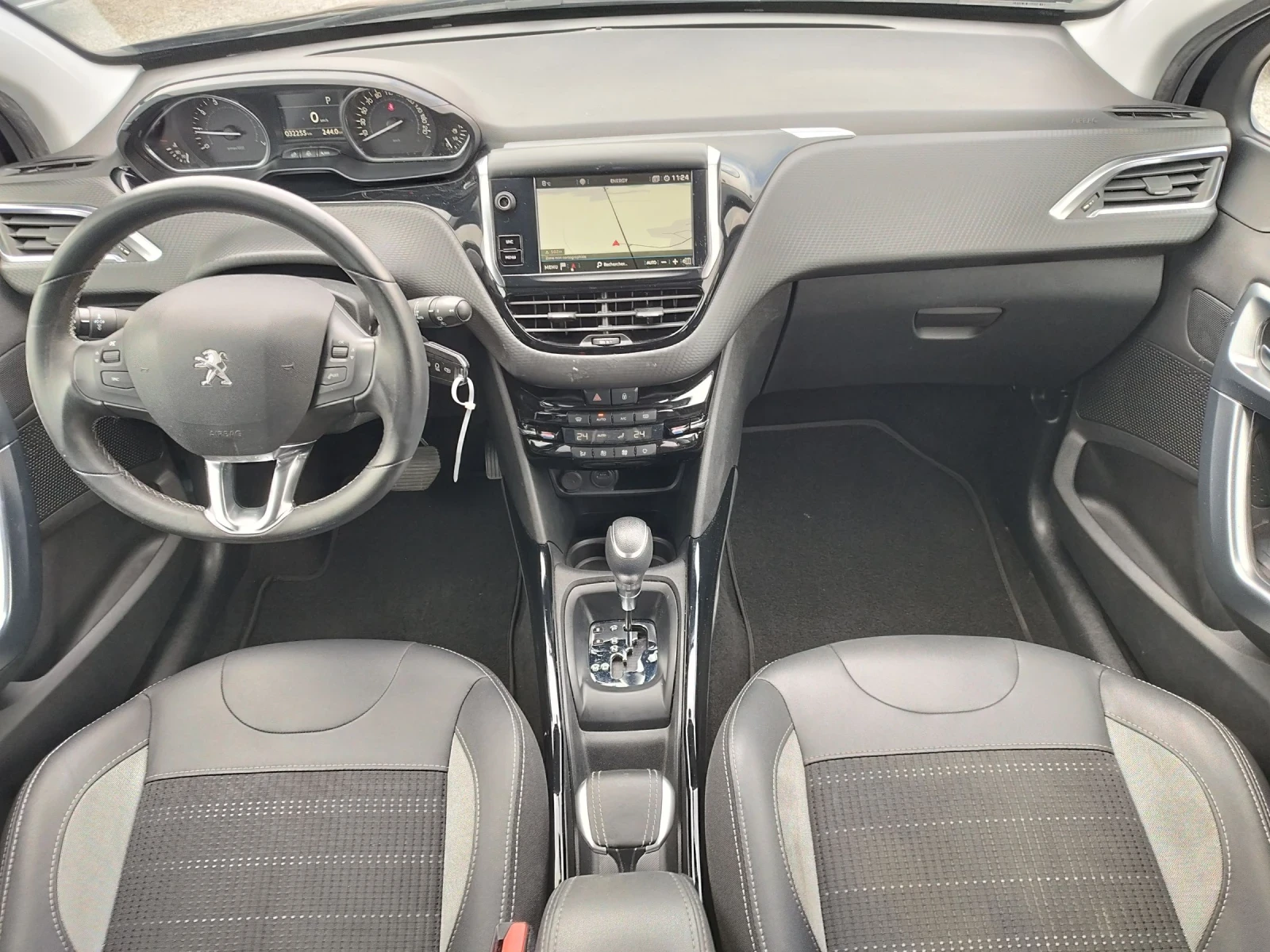 Peugeot 2008 1.2I 110кс.АВТОМАТ, снимка 11 - Автомобили и джипове - 54172141