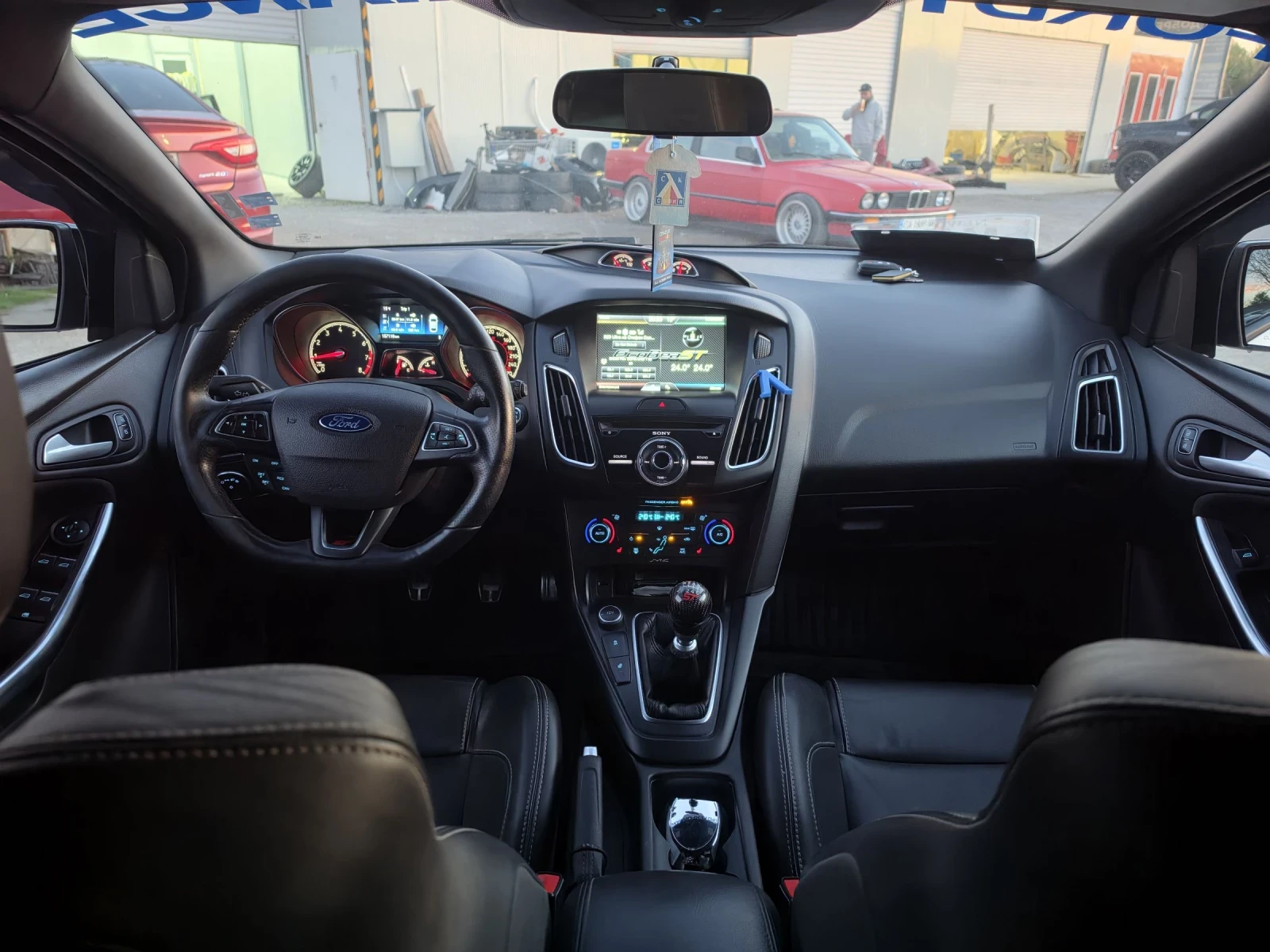 Ford Focus ST 300+  | Mobile.bg � ����������� 11