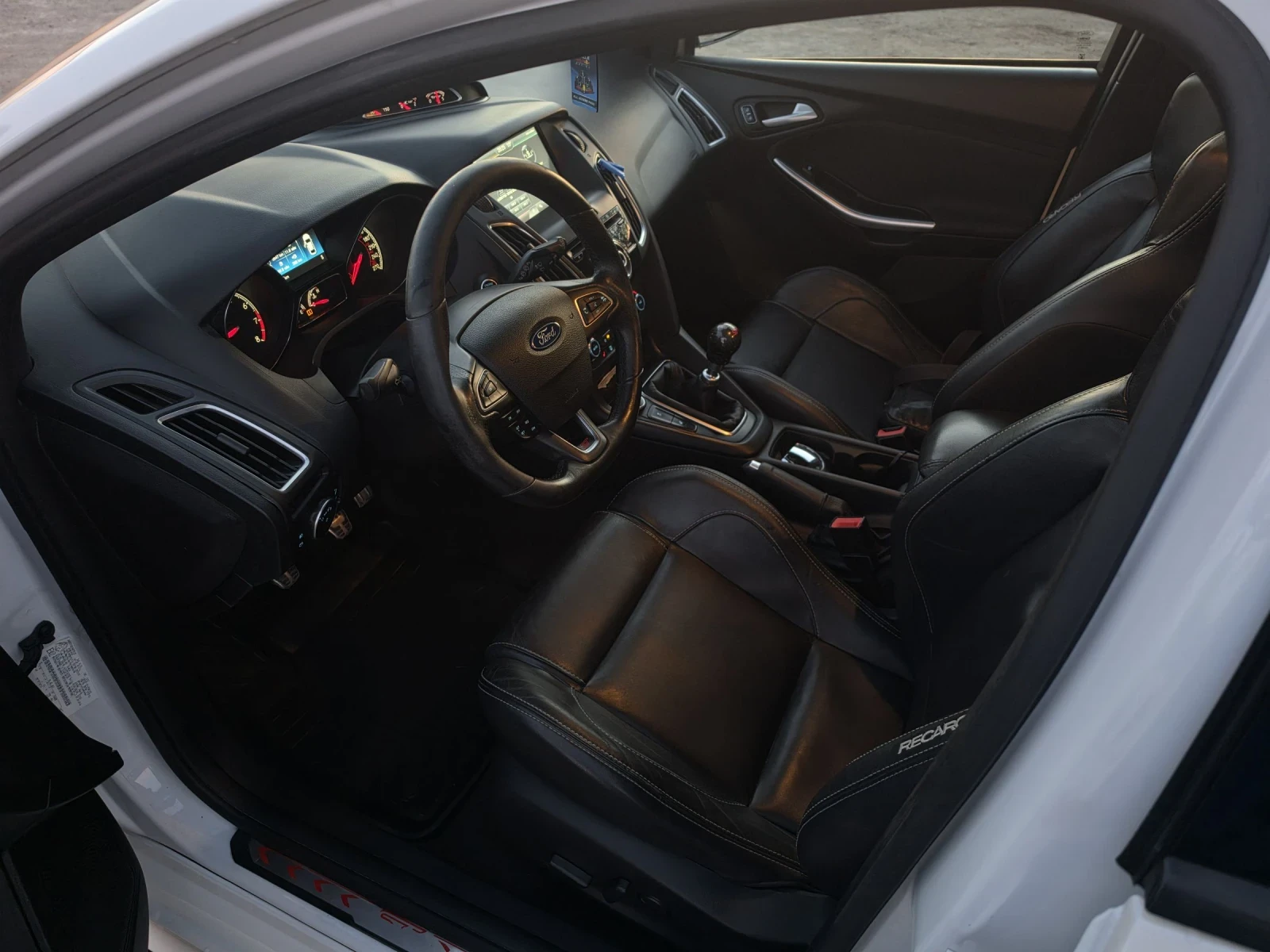 Ford Focus ST 300+  | Mobile.bg � ����������� 9