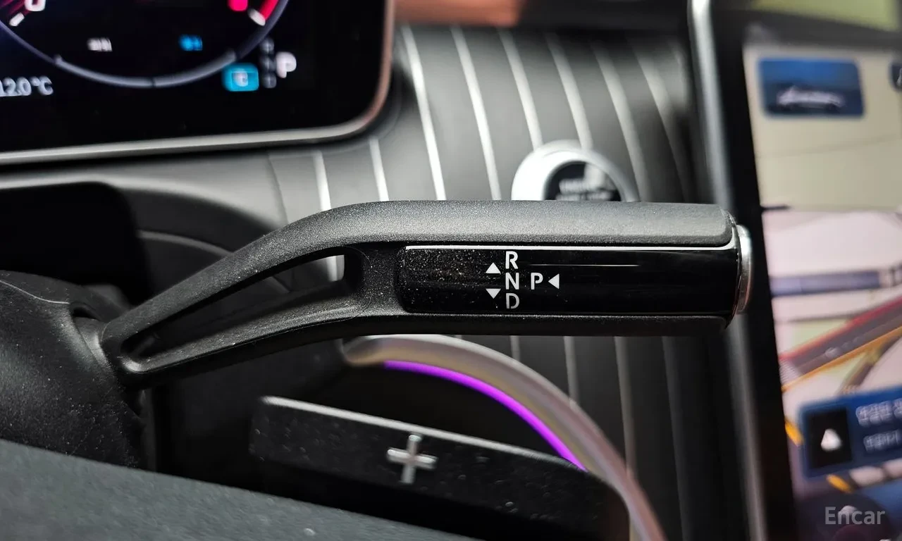 Mercedes-Benz C 300 4MATIC Avantgarde| LED| DIGITAL COCKPIT| NAVI| KAM, снимка 9 - Автомобили и джипове - 55044499