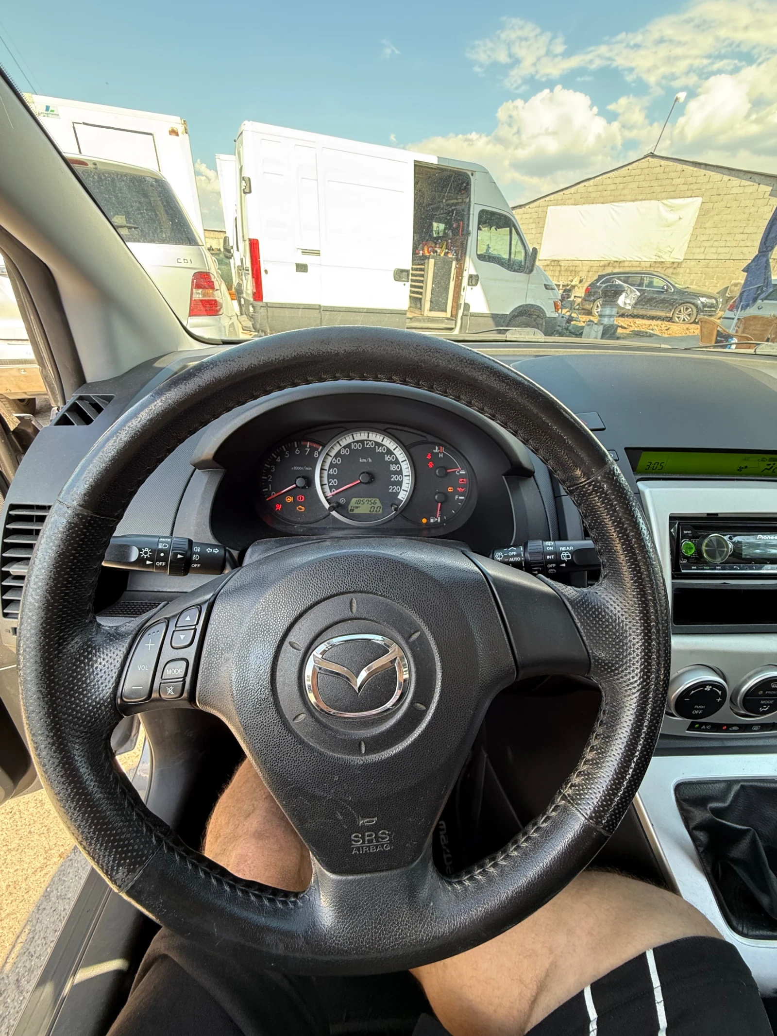 Mazda 5 2.0 confort Швейцария Ксенон, снимка 8 - Автомобили и джипове - 55076329