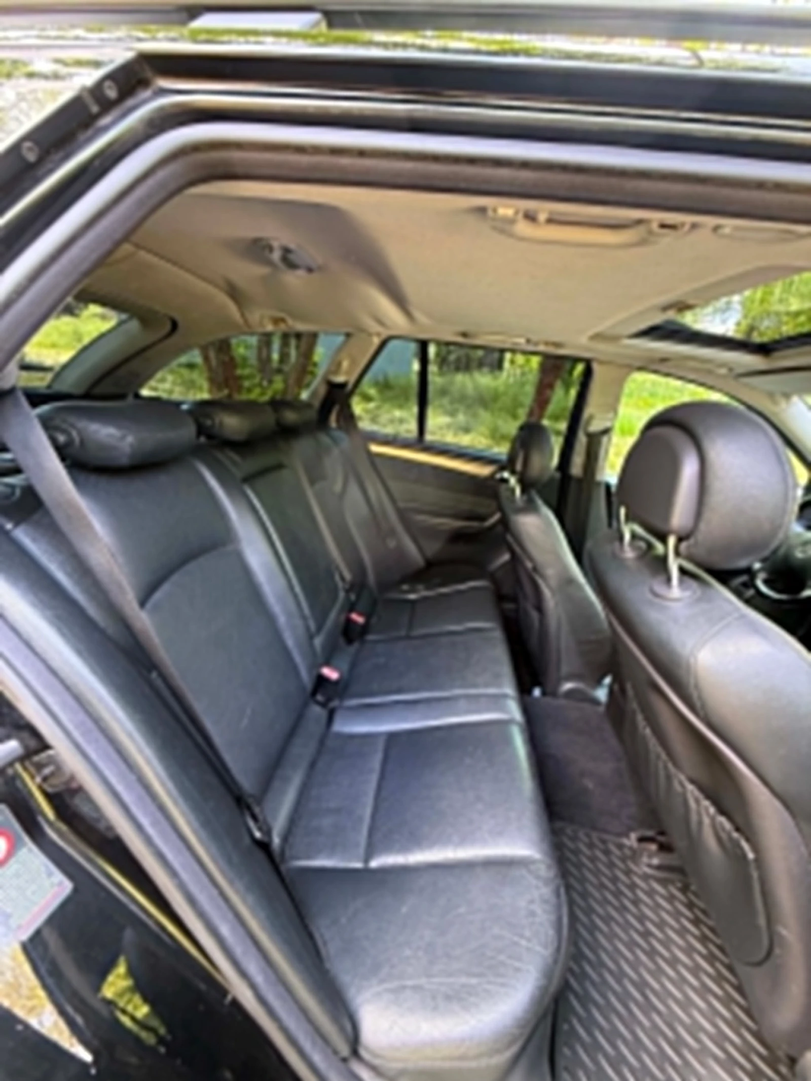 Mercedes-Benz C 320 3.2 V6 Avantgarde, снимка 10 - Автомобили и джипове - 55329150