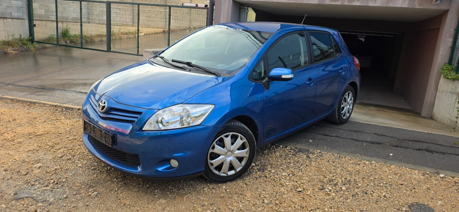 Toyota Auris 1.6 бензин, фейслифт, снимка 12 - Автомобили и джипове - 55304534