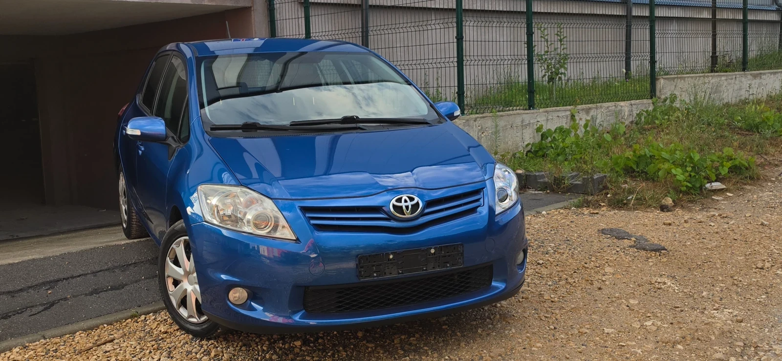 Toyota Auris 1.6 бензин, фейслифт