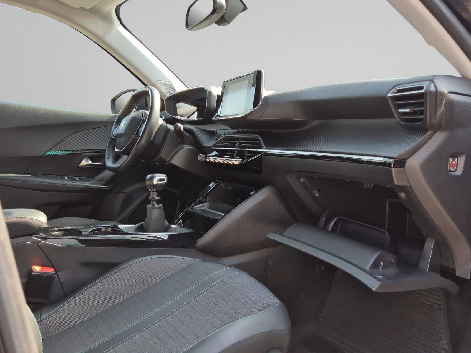 Peugeot 2008 New Line Up ALLURE PACK 1.2 PureTech 100 BVM6 EURO, снимка 16 - Автомобили и джипове - 55909667