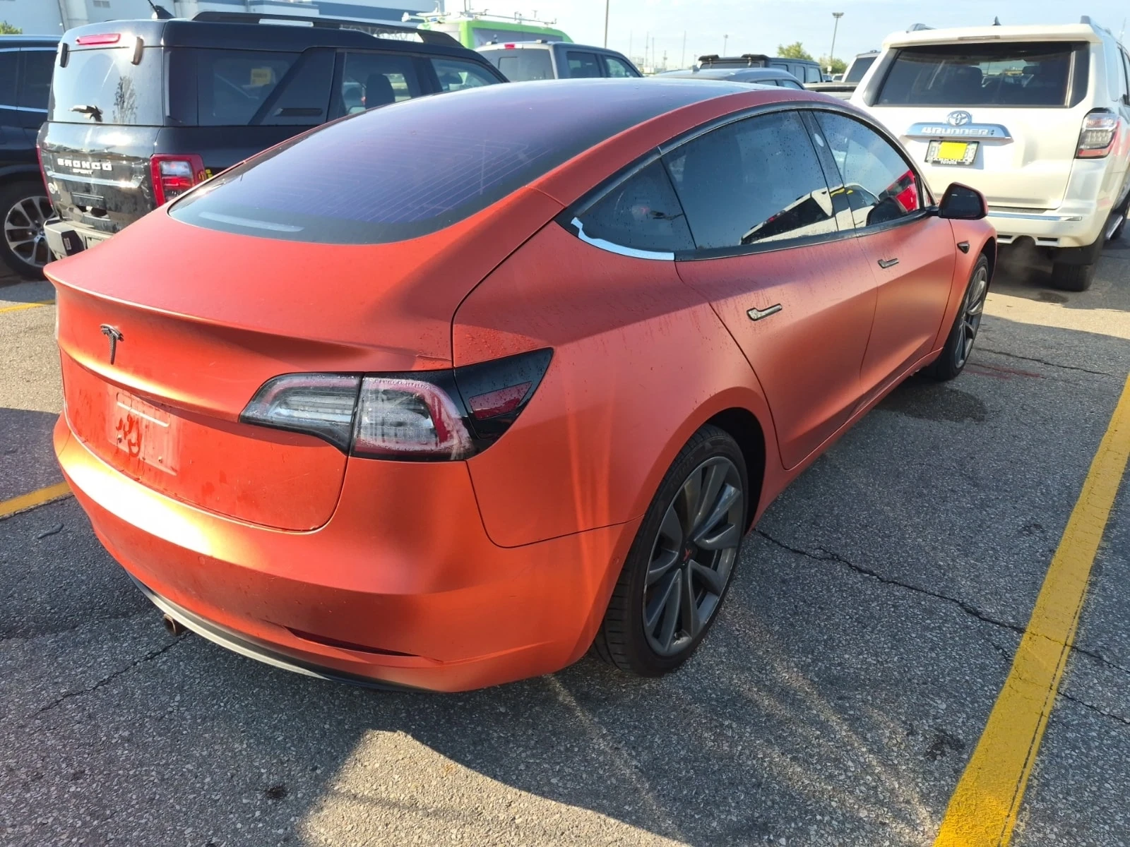 Tesla Model 3 * BASE * АВТОКРЕДИТ БЕЗ ПЪРВОНАЧАЛНА ВНОСКА* , снимка 3 - Автомобили и джипове - 55942354