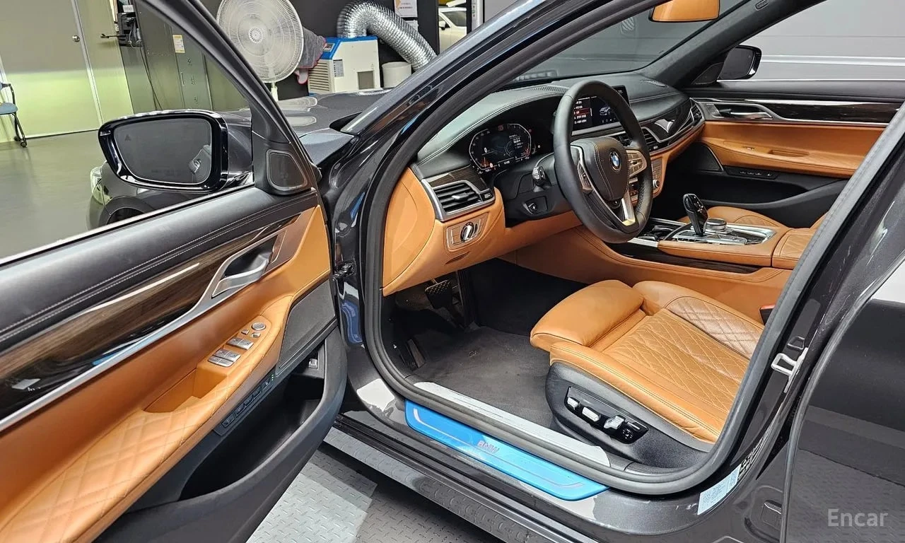 BMW 740 Li xDrive / Лазери / 360 / H&K / ОБДУХВАНЕ, снимка 10 - Автомобили и джипове - 55949295