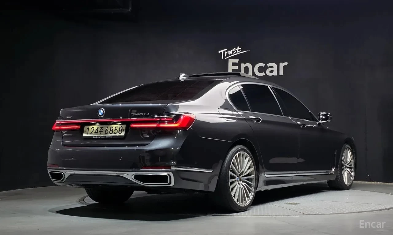 BMW 740 Li xDrive / Лазери / 360 / H&K / ОБДУХВАНЕ, снимка 2 - Автомобили и джипове - 55949295