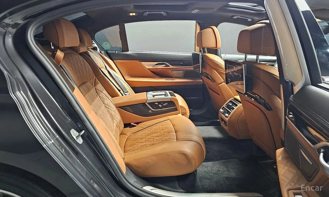 BMW 740 Li xDrive / Лазери / 360 / H&K / ОБДУХВАНЕ, снимка 11 - Автомобили и джипове - 55949295