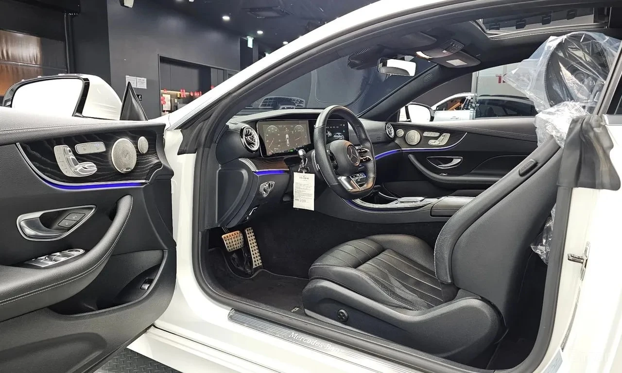 Mercedes-Benz E 300 * E300d 4MATIC Coupe* АВТОКРЕДИТ* , снимка 10 - Автомобили и джипове - 56097608