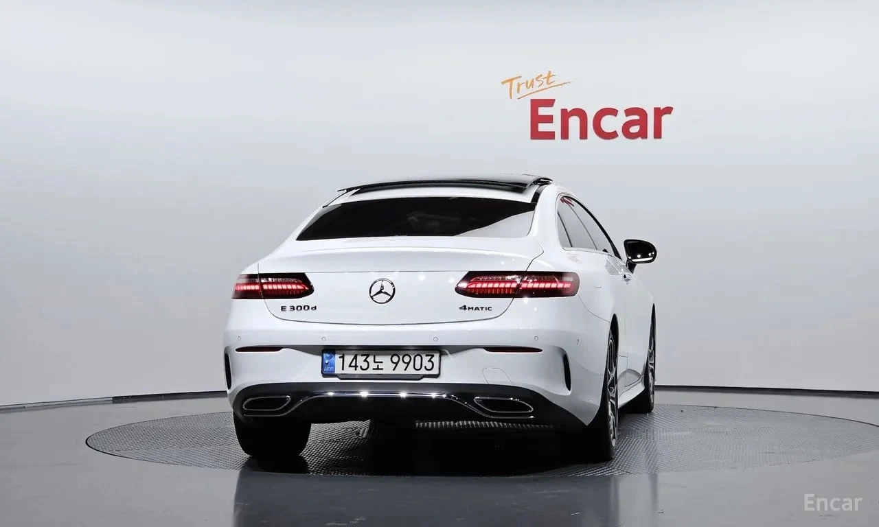 Mercedes-Benz E 300 * E300d 4MATIC Coupe* АВТОКРЕДИТ* , снимка 4 - Автомобили и джипове - 56097608