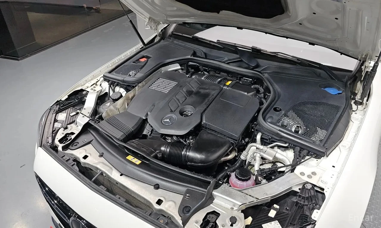 Mercedes-Benz E 300 * E300d 4MATIC Coupe* АВТОКРЕДИТ* , снимка 6 - Автомобили и джипове - 56097608