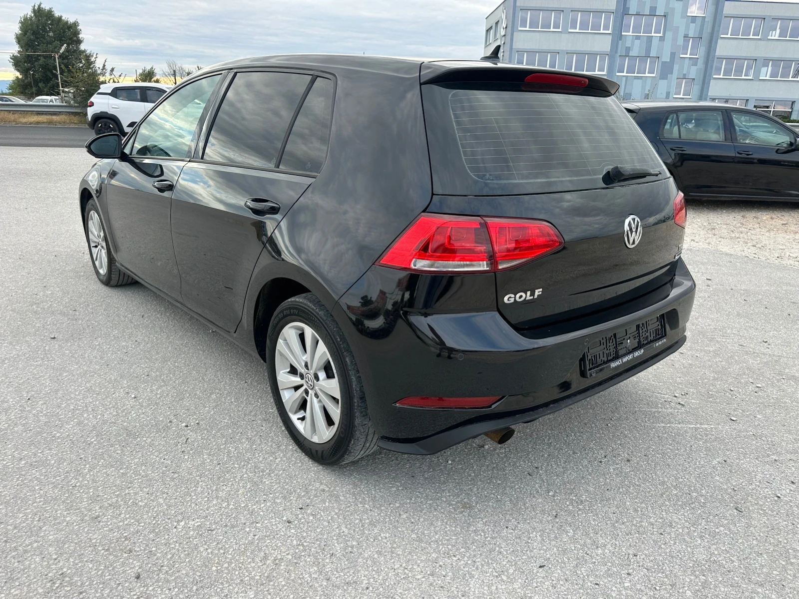 VW Golf 1.6 TDI, снимка 4 - Автомобили и джипове - 56115484