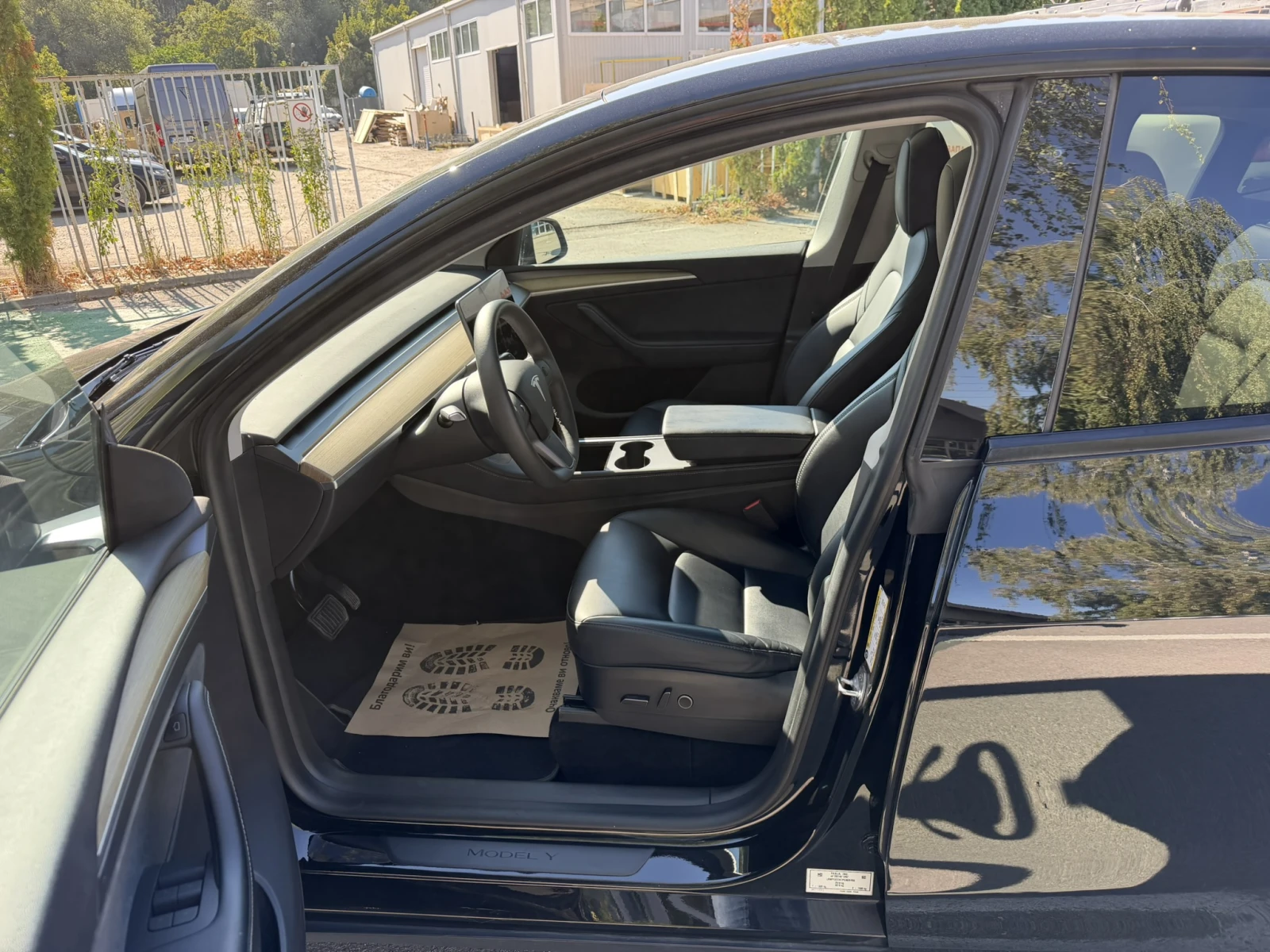 Tesla Model Y Long Range Dual AWD/ТЕГЛИЧ, снимка 7 - Автомобили и джипове - 56130335