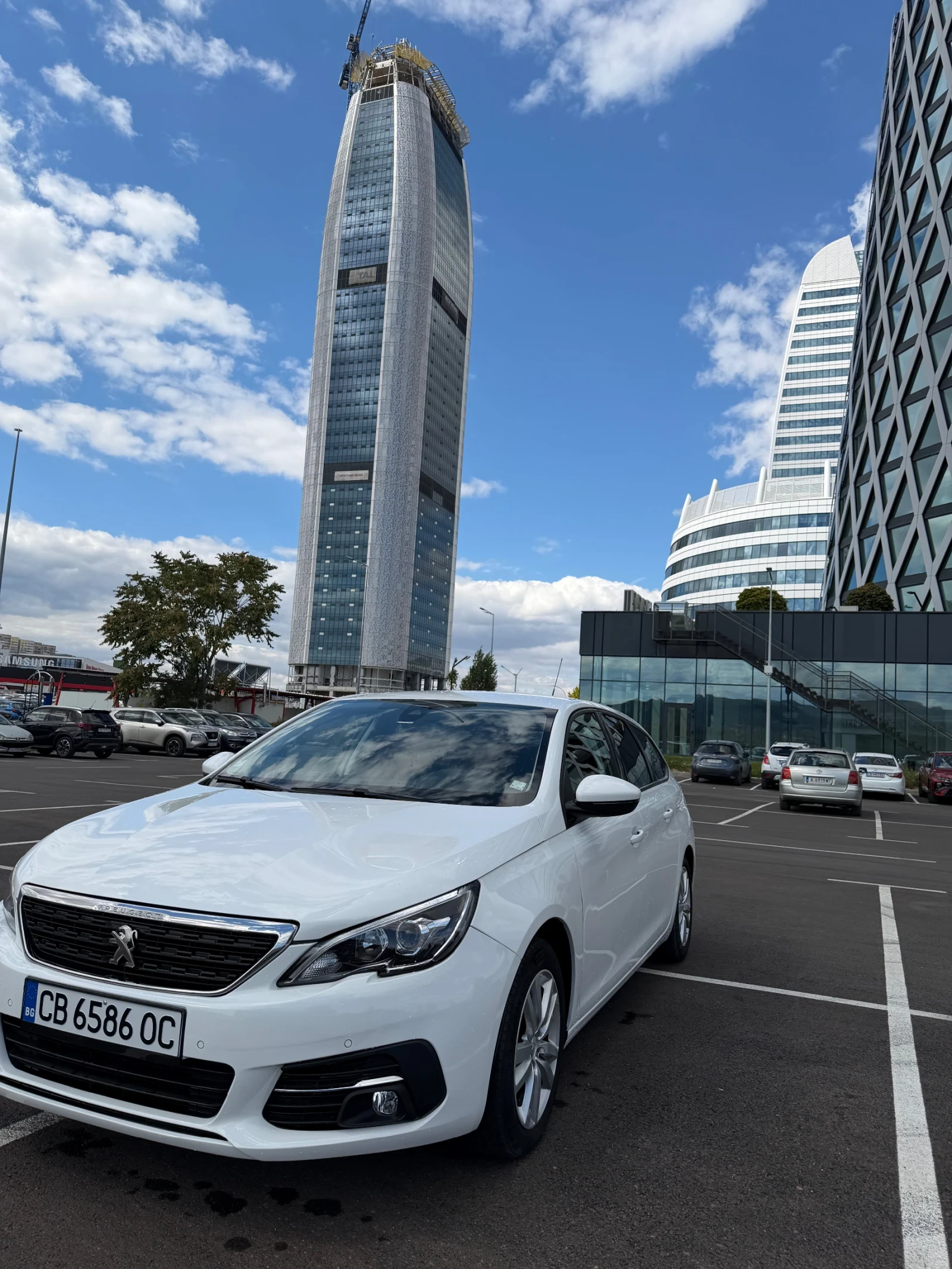 Peugeot 308 1.5hdi AUTOMATIC/LED/Car Play