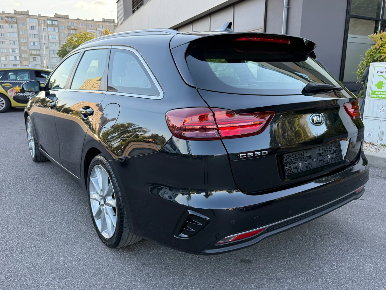 Kia Ceed * 1.4GDI* ПОДГРЕВ* КАМЕРА* АВТОМАТИК* , снимка 7 - Автомобили и джипове - 56325672