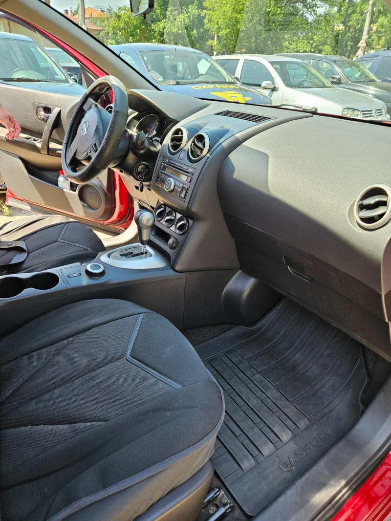Nissan Qashqai 2.0i 4x4, снимка 11 - Автомобили и джипове - 52153483