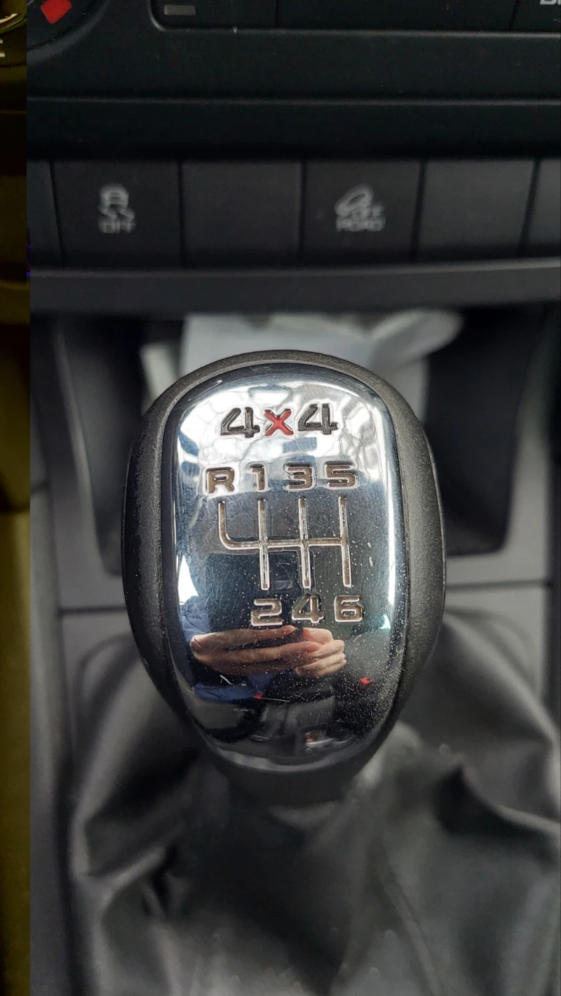 Skoda Yeti 1.8 TSI 4x4, снимка 15 - Автомобили и джипове - 52631582