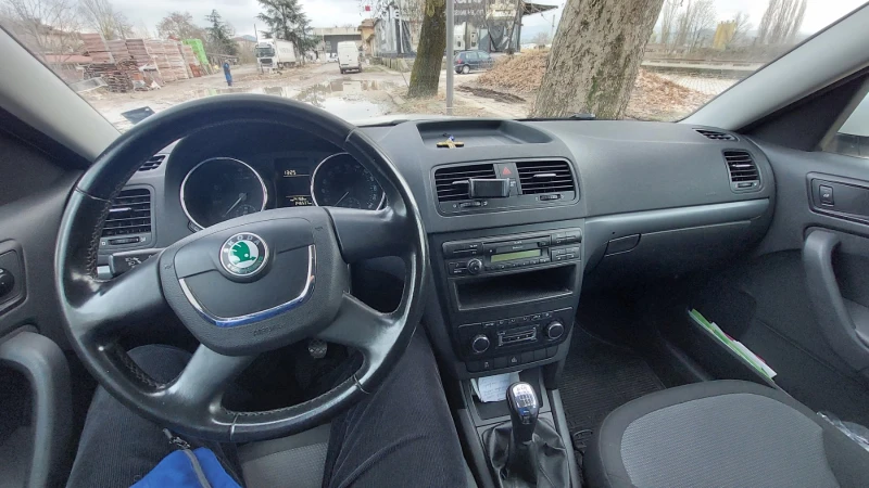 Skoda Yeti 1.8 TSI 4x4, снимка 16 - Автомобили и джипове - 52631582