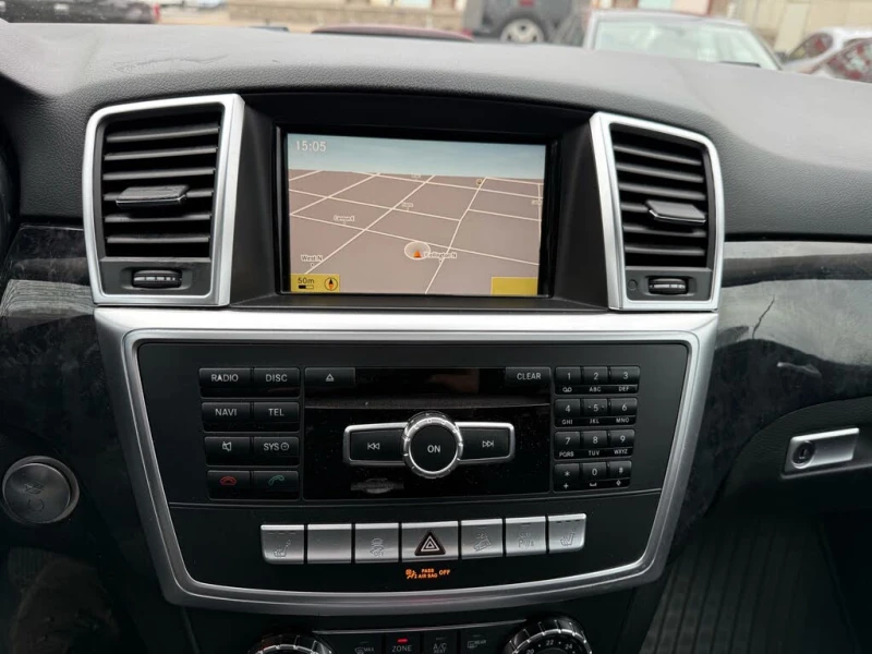 Mercedes-Benz ML 350 AMG PACK| BLUETEC| HARMAN| PANORAMA| 4 MATIC, снимка 13 - Автомобили и джипове - 53188240