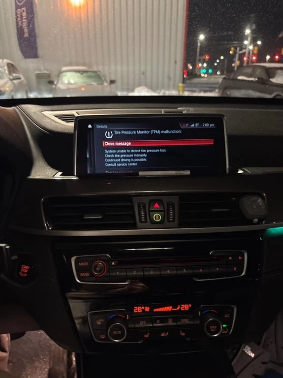 BMW X1 * xDrive28i * CARFAX *  - изображение 9