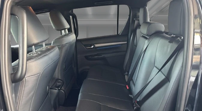 Toyota Hilux 4×4 Double Cab Invincible = NEW = Гаранция, снимка 9 - Автомобили и джипове - 53562808