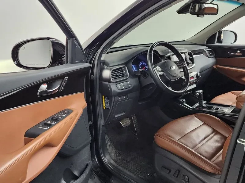 Kia Sorento Diesel 2.2 2Wd Master, снимка 10 - Автомобили и джипове - 55278840
