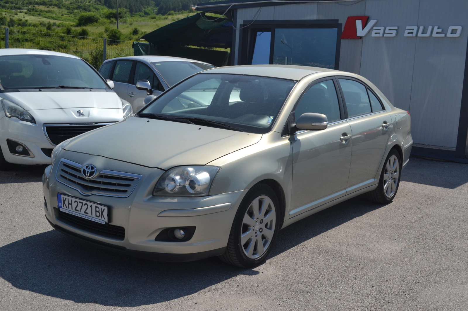 Toyota Avensis 2.2D-4D - изображение 2