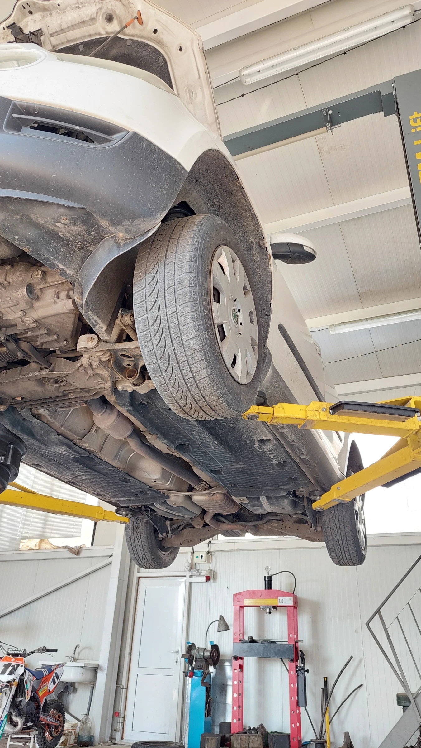 Skoda Yeti 1.8 T  /4x4/, снимка 17 - Автомобили и джипове - 52631582