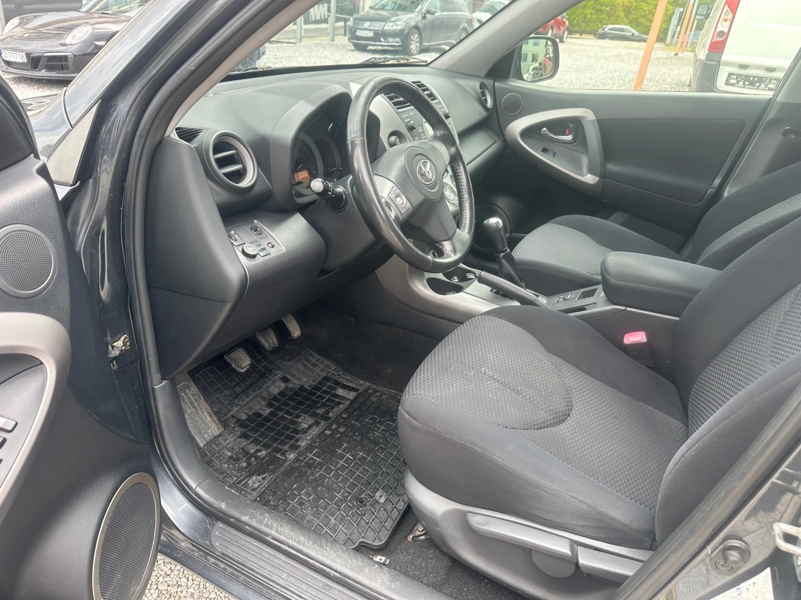 Toyota Rav4, снимка 9 - Автомобили и джипове - 54609724