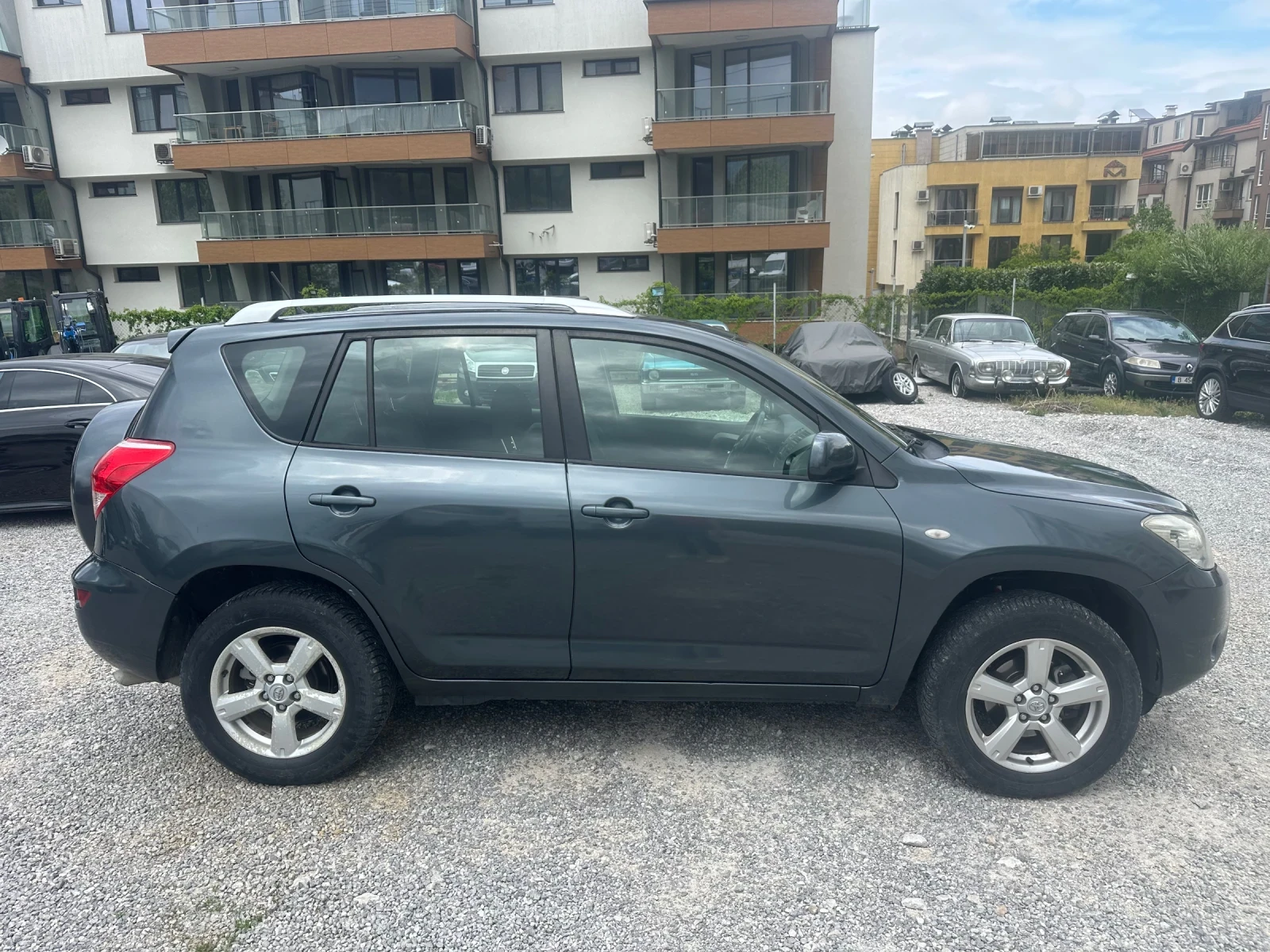 Toyota Rav4, снимка 6 - Автомобили и джипове - 54609724