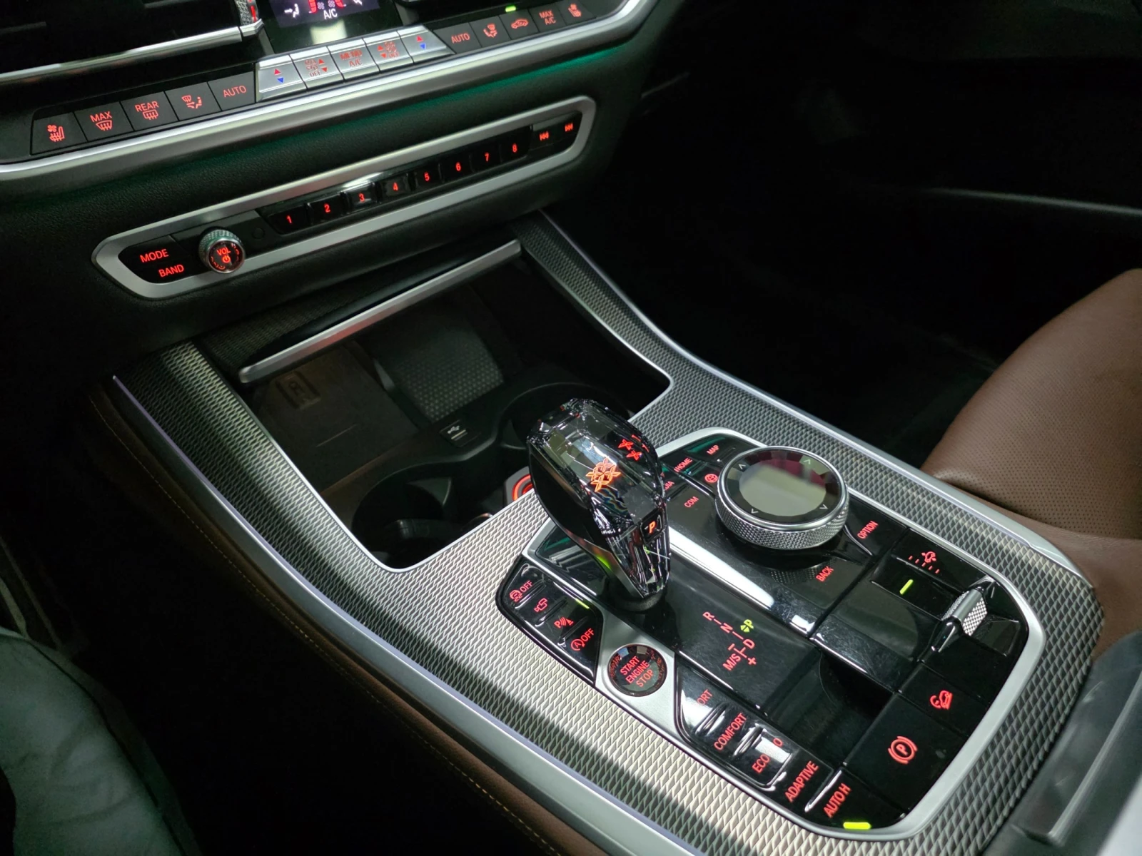 BMW X5 M-PK* DIS* 360* HUD* ОБДУХ* PANO* SWAROVSKI* M-BRA, снимка 12 - Автомобили и джипове - 55484449