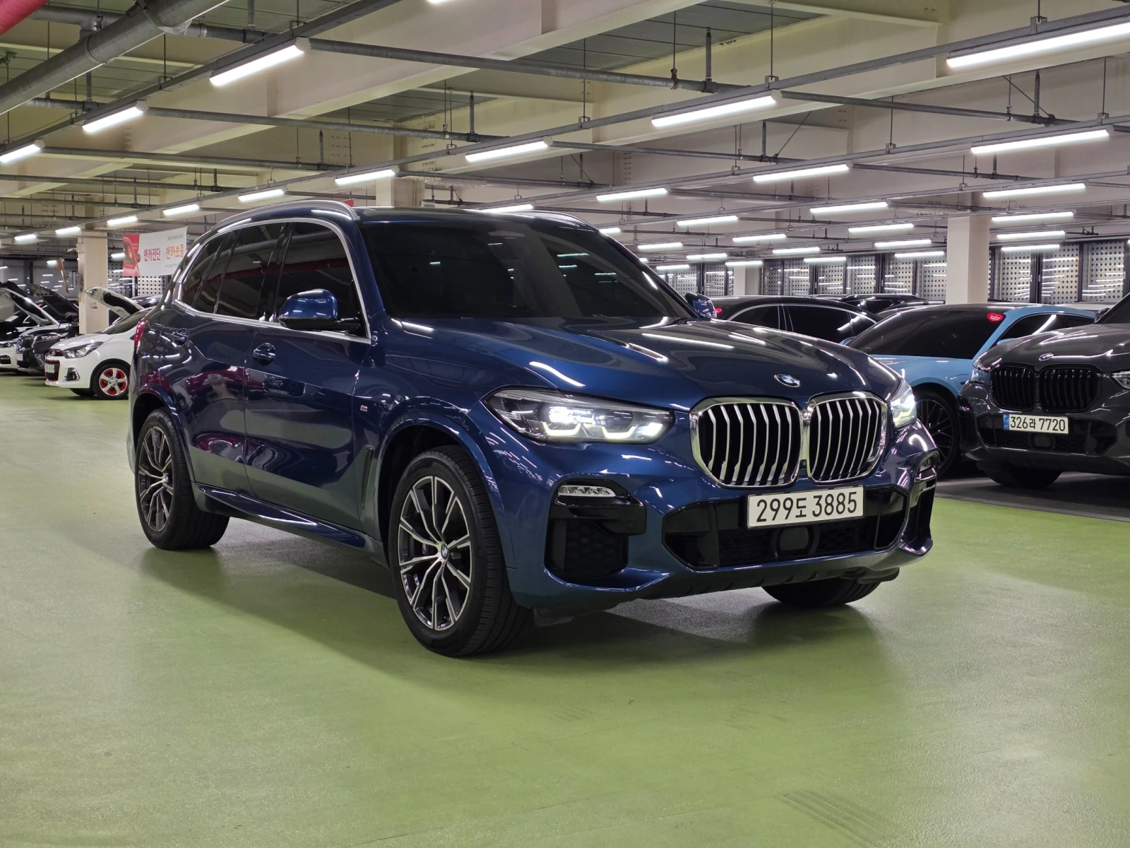 BMW X5 M-PK* DIS* 360* HUD* ОБДУХ* PANO* SWAROVSKI* M-BRA, снимка 2 - Автомобили и джипове - 55484449