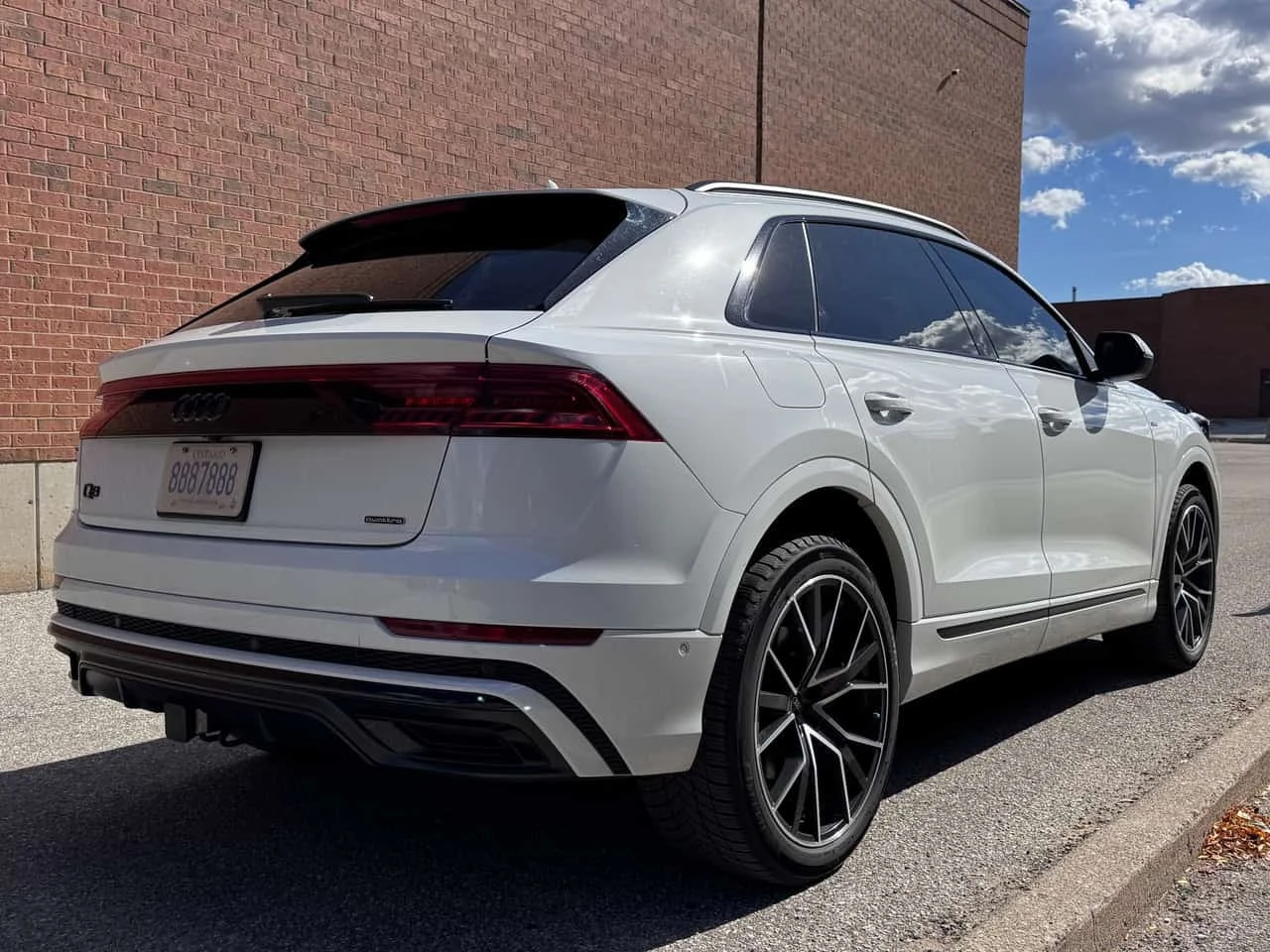 Audi Q8 * Progressiv * CARFAX * ЦЕНА ДО БГ, снимка 8 - Автомобили и джипове - 56554716