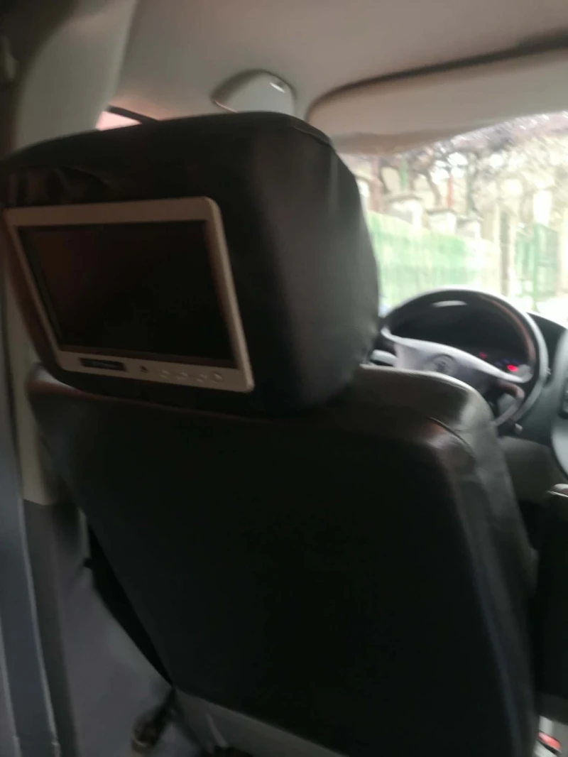 VW T5, снимка 12 - Бусове и автобуси - 53597719