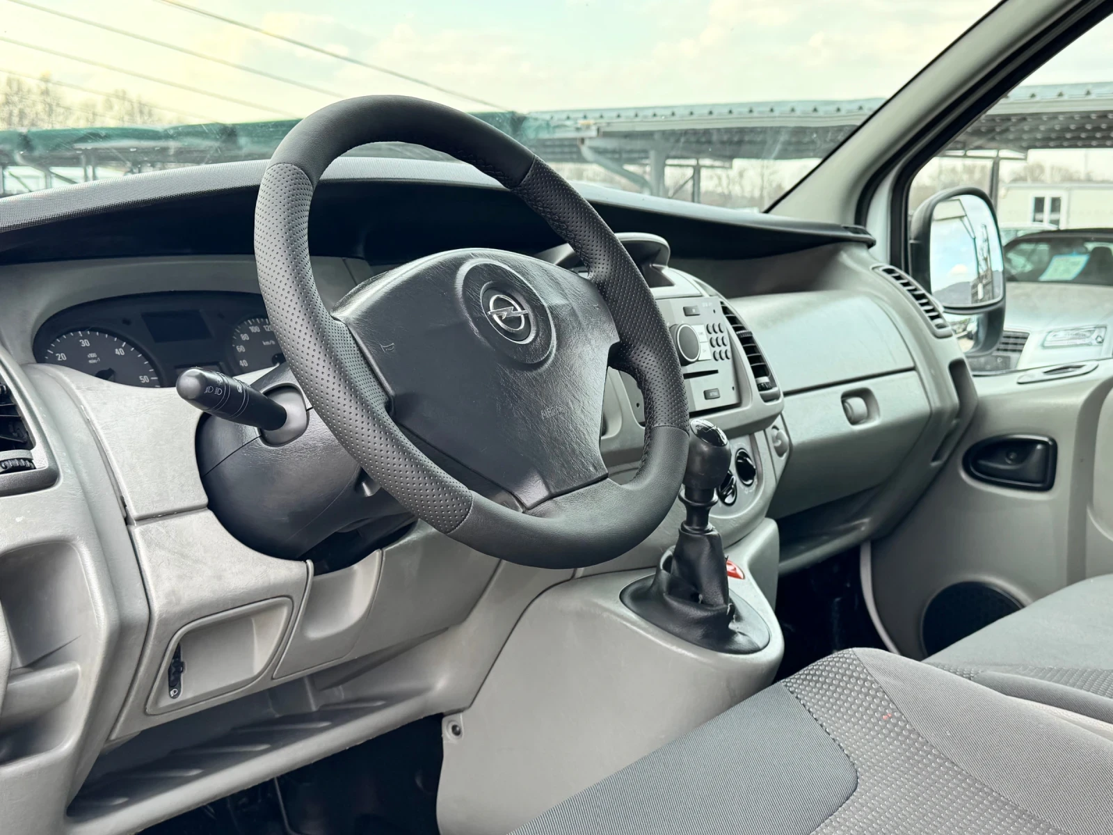 Opel Vivaro 2.0DCI ИТАЛИЯ, снимка 5 - Бусове и автобуси - 54046491