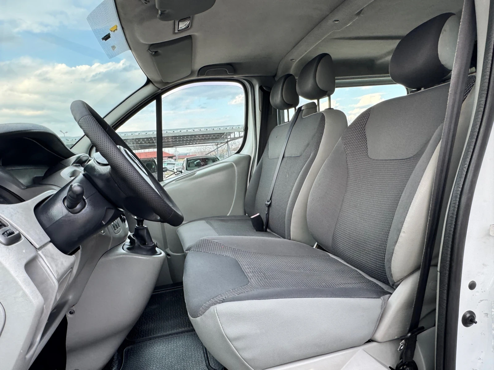 Opel Vivaro 2.0DCI ИТАЛИЯ, снимка 6 - Бусове и автобуси - 54046491