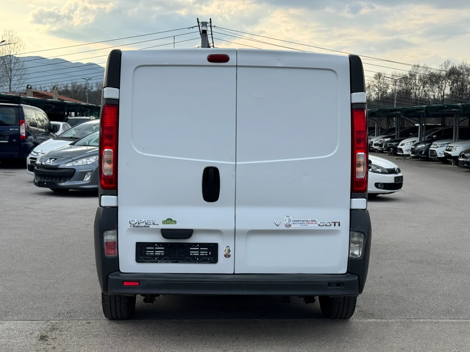 Opel Vivaro 2.0DCI ИТАЛИЯ, снимка 11 - Бусове и автобуси - 54046491