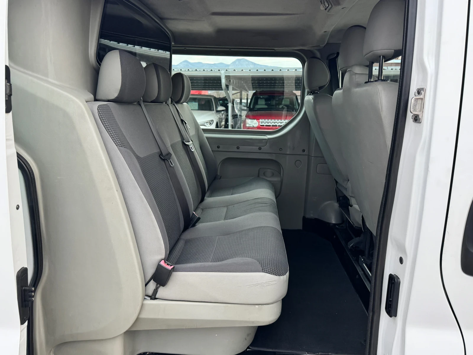 Opel Vivaro 2.0DCI ИТАЛИЯ, снимка 9 - Бусове и автобуси - 54046491