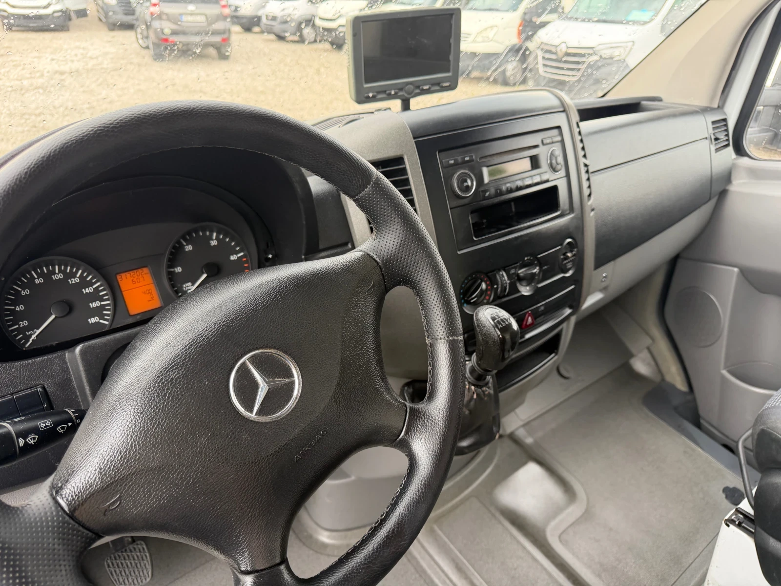 Mercedes-Benz Sprinter 313!РАМПА!РЕАЛНИ КМ!, снимка 8 - Бусове и автобуси - 55262385