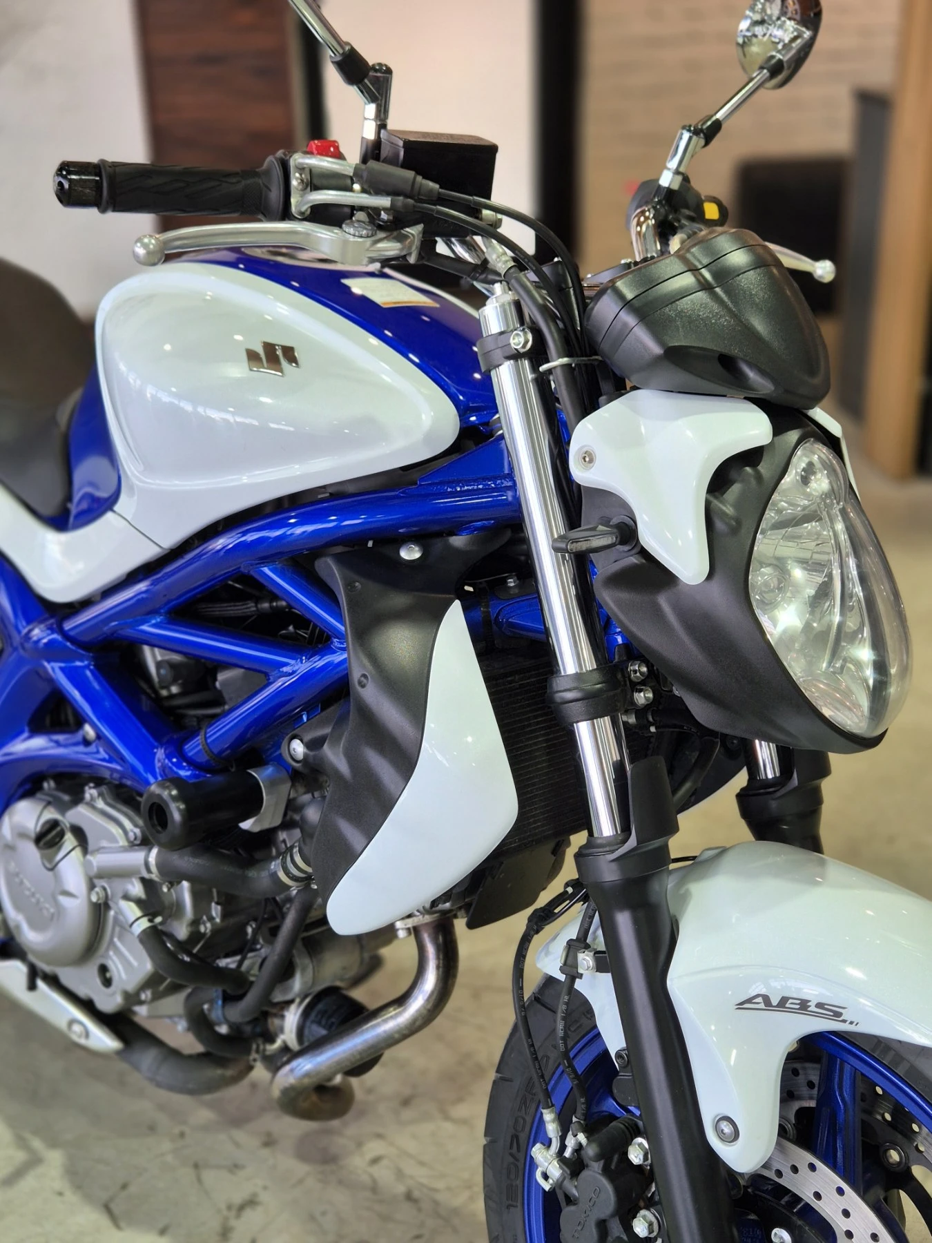 Suzuki Gladius  SFV650 ABS A2 AKRAPOVIC Нов внос от ШВЕЙЦАРИЯ!!!, снимка 9 - Мотоциклети и мототехника - 55643787
