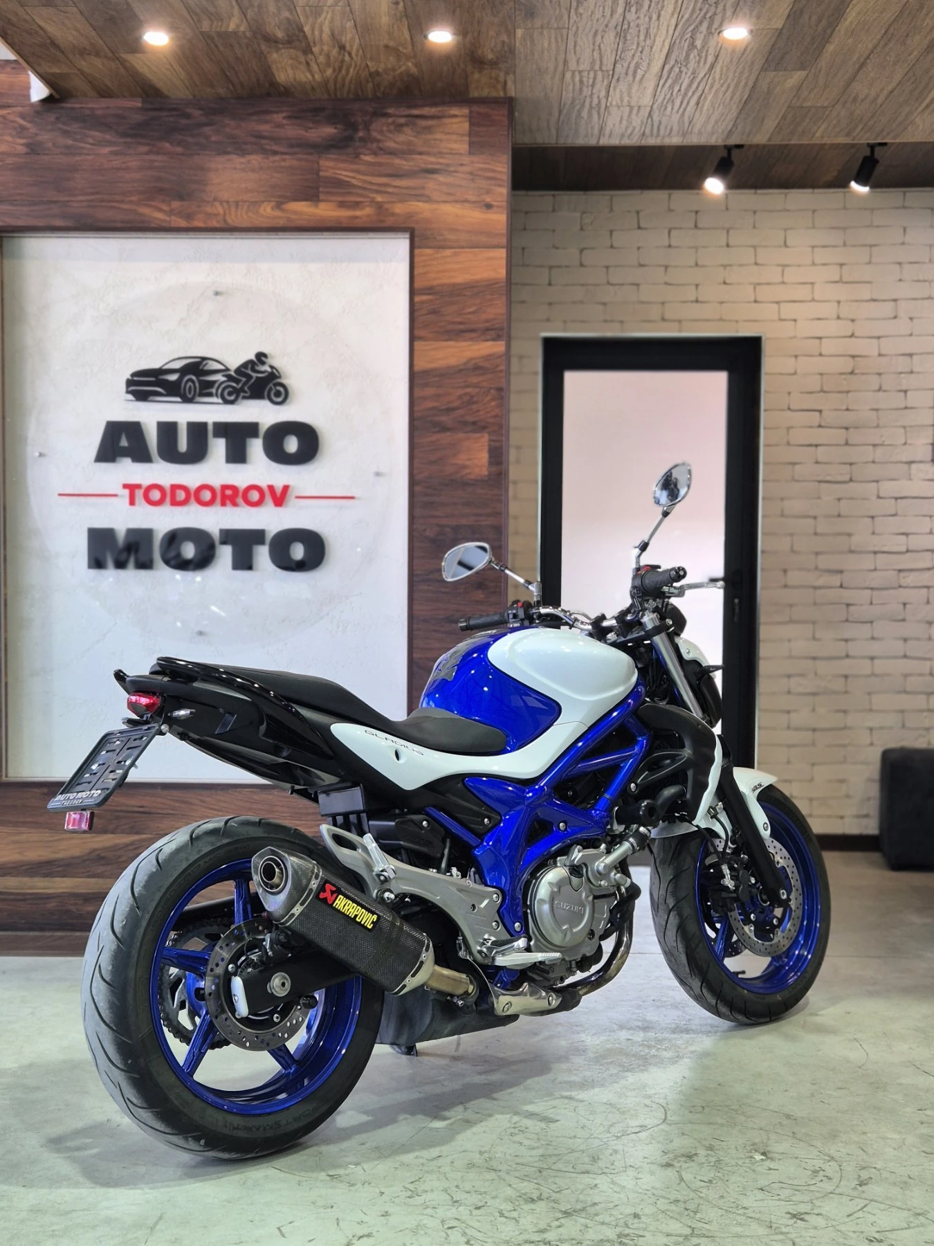 Suzuki Gladius  SFV650 ABS A2 AKRAPOVIC Нов внос от ШВЕЙЦАРИЯ!!!, снимка 7 - Мотоциклети и мототехника - 55643787